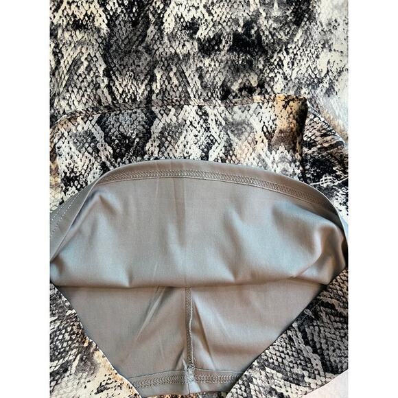 She + Sky Snakeskin Print Lined Short Sleeve Mini Shift Dress Size L Gray White - Picture 11 of 13